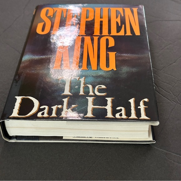 The Dark Half by Stephen King (1st Edition) | Fiction, Horror | Hardcover Book - Picture 6 of 10